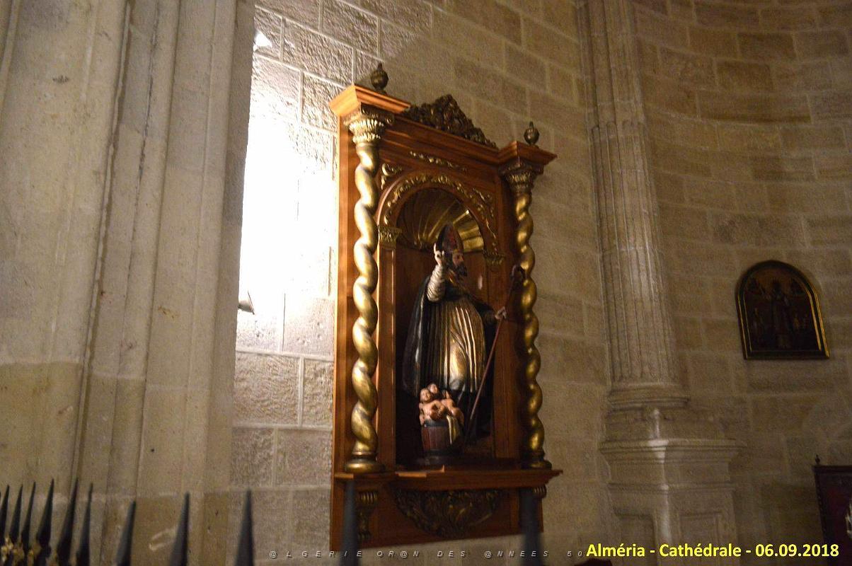 28 LA CATHEDRALE ET LE FORTERESSE DE L INCARNATION (73).JPG